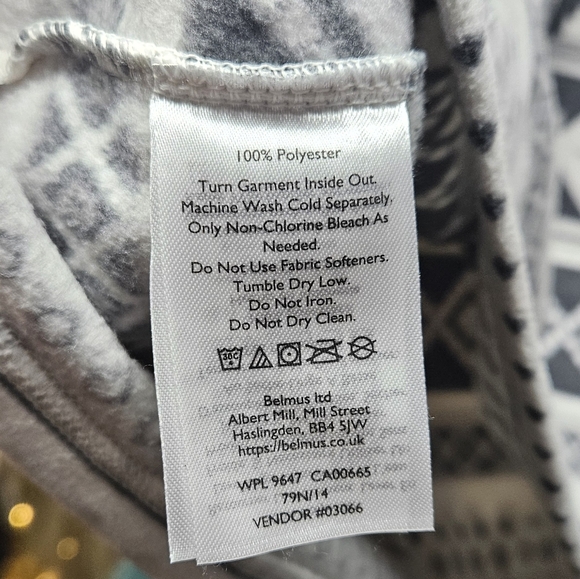 Women's Pullover - Picture 4 of 8